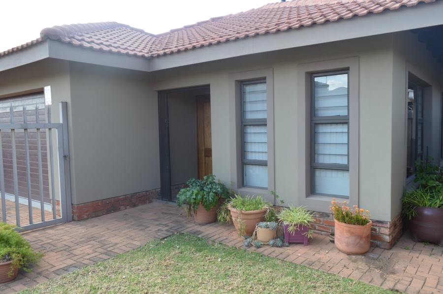 2 Bedroom Property for Sale in Flamwood North West